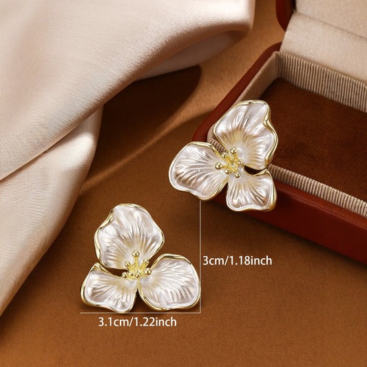 Fashion Petal Pearl Commuting Women's Earrings - Eve & Kith